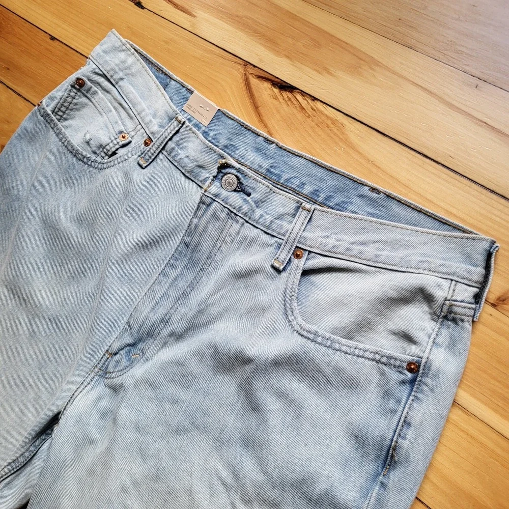 Levis 550 Jean Shorts Mens ACTUAL 39 12 Inch Relaxed Light Wash Baggy 90s Dad - Picture 3 of 10